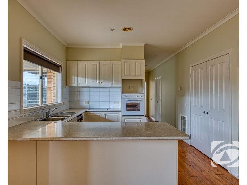 4 Killarney Crescent, Pakenham VIC 3810
