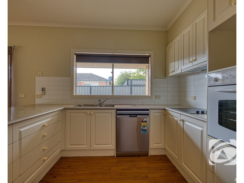 4 Killarney Crescent, Pakenham VIC 3810