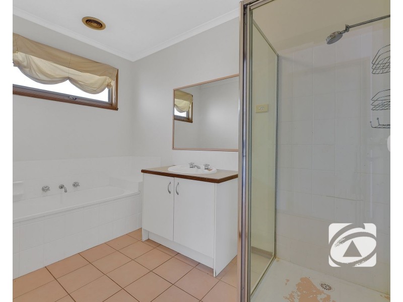25 Coolong Avenue, Berwick VIC 3806