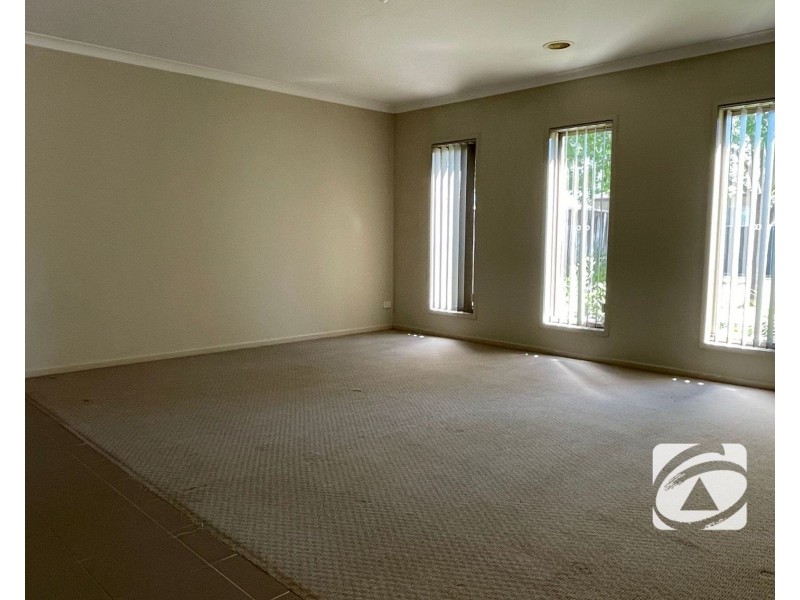 11 Dandelion Drive, Berwick VIC 3806
