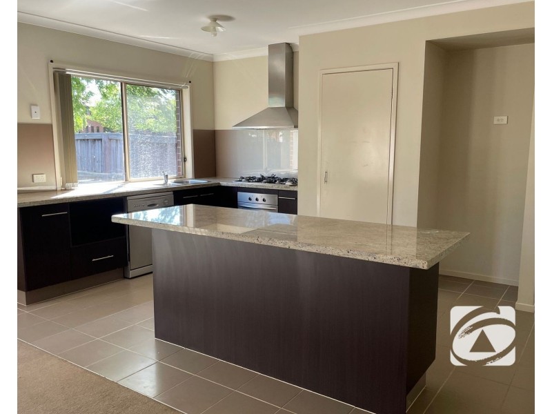 11 Dandelion Drive, Berwick VIC 3806