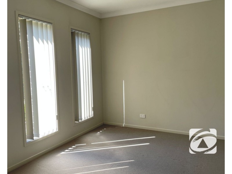 11 Dandelion Drive, Berwick VIC 3806
