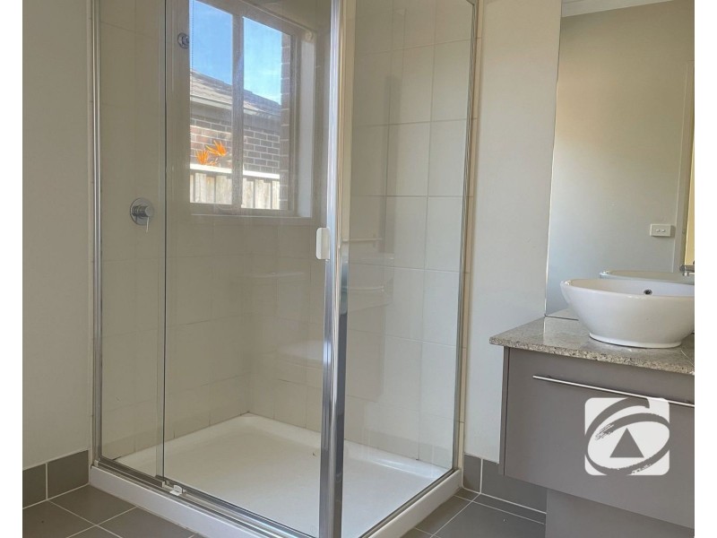 11 Dandelion Drive, Berwick VIC 3806