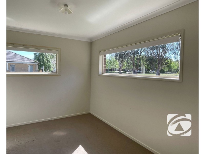 11 Dandelion Drive, Berwick VIC 3806