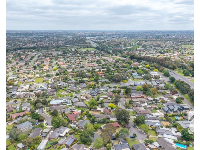 18 Penrith Court, Berwick VIC 3806