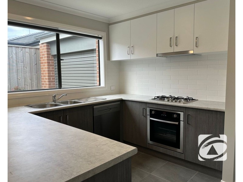 4 Matchett Drive, Clyde VIC 3978