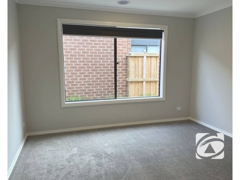 4 Matchett Drive, Clyde VIC 3978