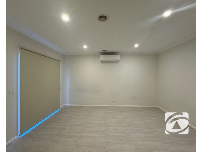 20 Godfrey Avenue, Cranbourne East VIC 3977