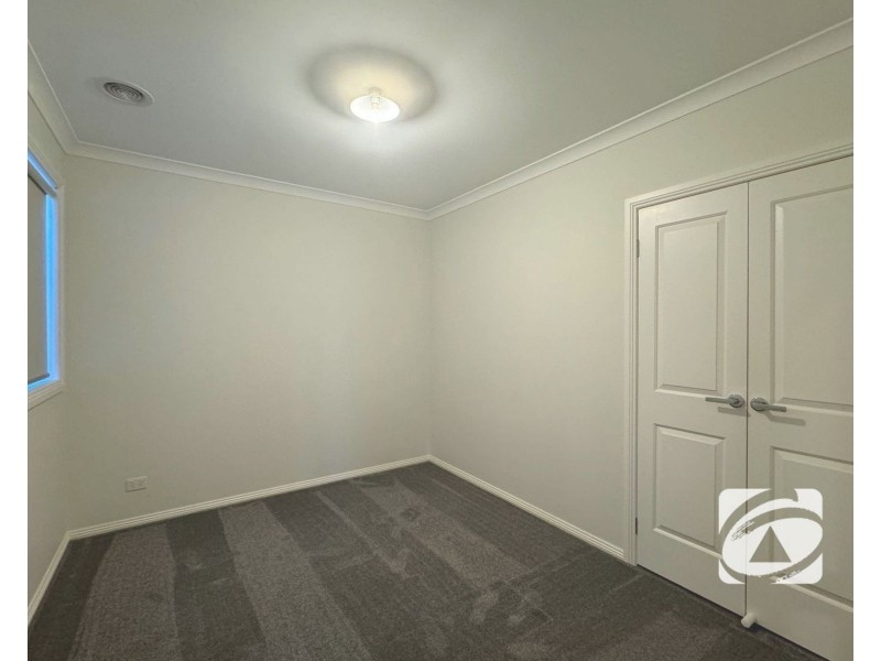 20 Godfrey Avenue, Cranbourne East VIC 3977