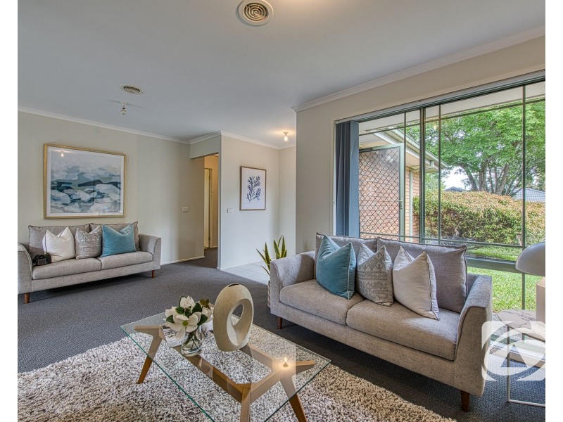 82 Lake View Drive, Narre Warren South VIC 3805