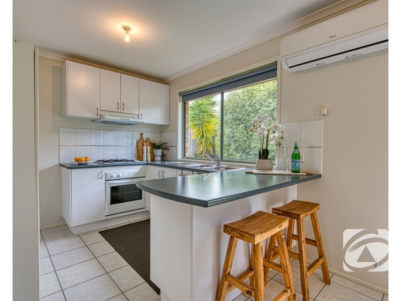 82 Lake View Drive, Narre Warren South VIC 3805