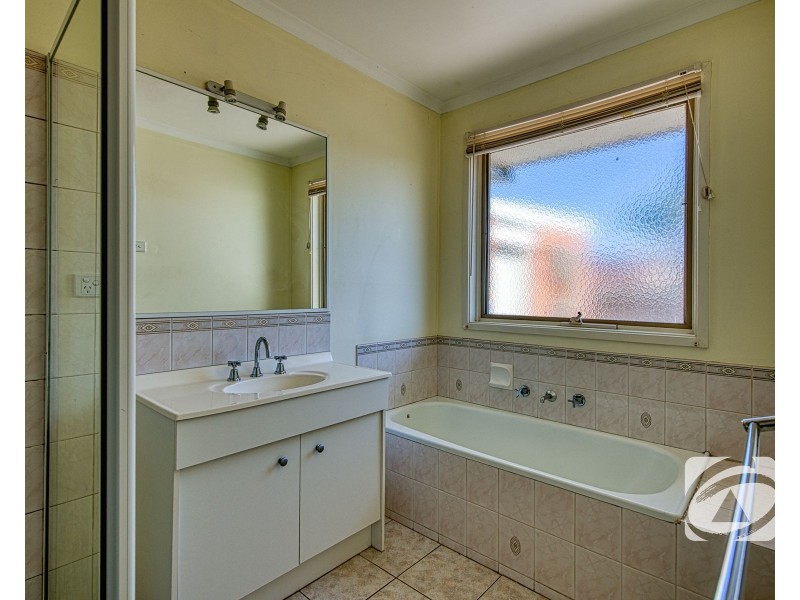 1/25-27 Madison Avenue, Narre Warren VIC 3805