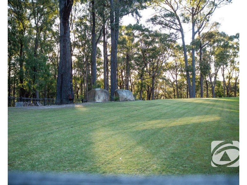 300 Gembrook-Tonimbuk Road, Gembrook VIC 3783