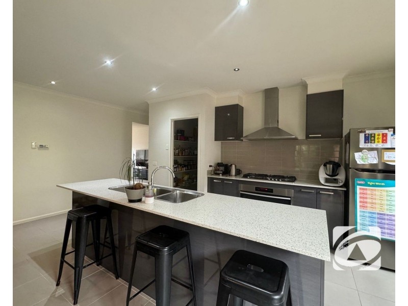 21 Macumba Drive, Clyde North VIC 3978