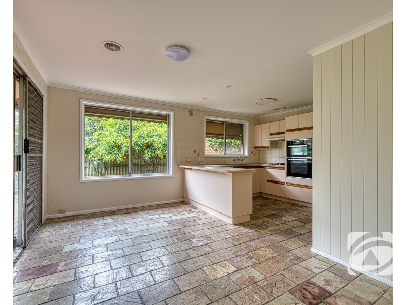 18 Penrith Court, Berwick VIC 3806