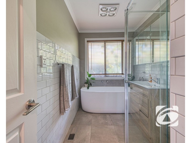 6 Lyndal Court, Berwick VIC 3806