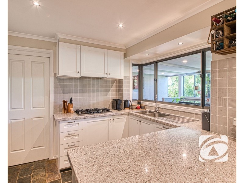 6 Lyndal Court, Berwick VIC 3806