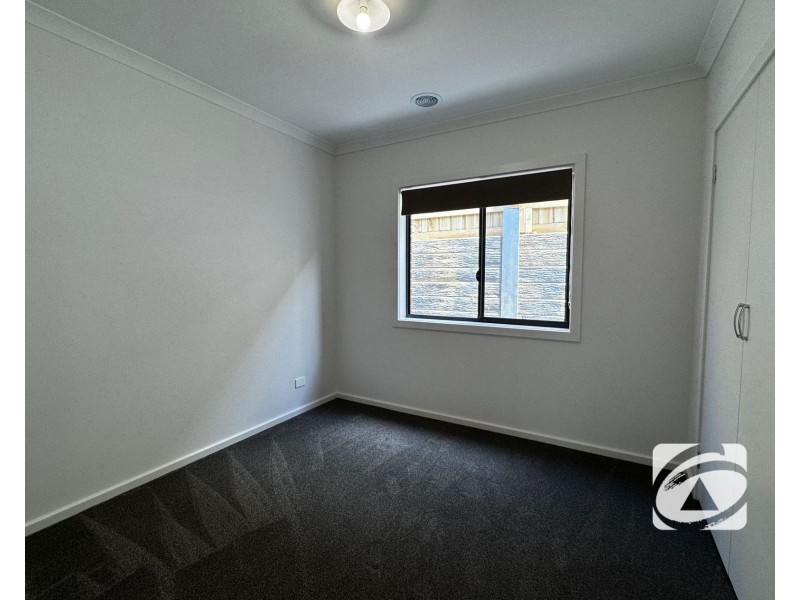 4 Superb Road, Officer VIC 3809
