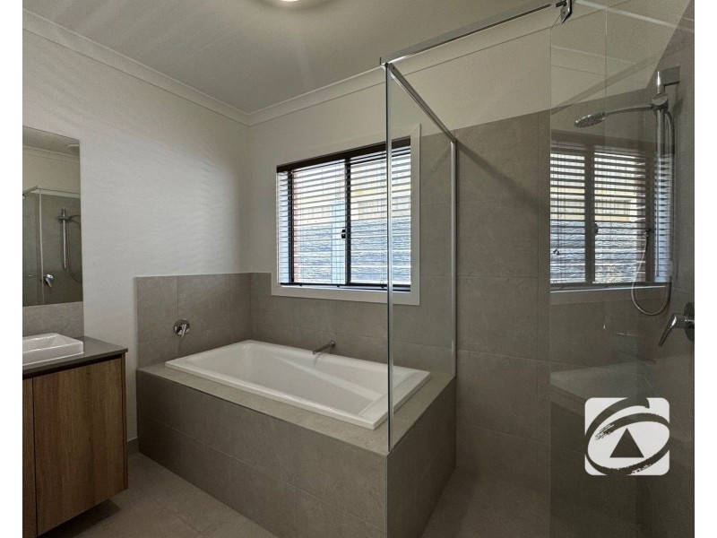 4 Superb Road, Officer VIC 3809