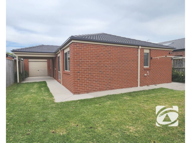 29 Springbrook Drive, Clyde North VIC 3978