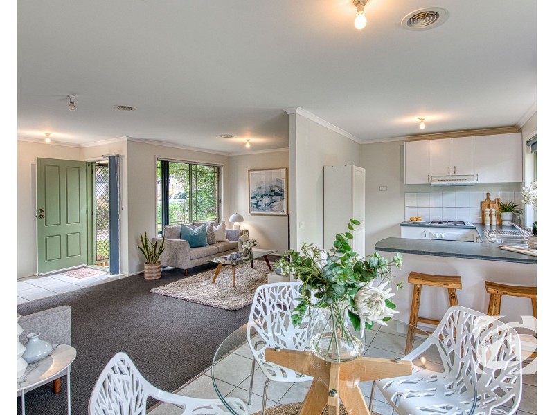 82 Lake View Drive, Narre Warren VIC 3805