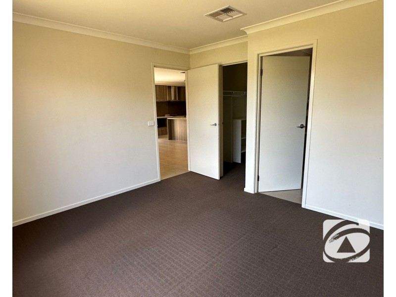 19 Celestine Drive, Officer VIC 3809