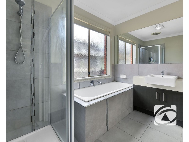 15 Goulburn Street, Cranbourne East VIC 3977