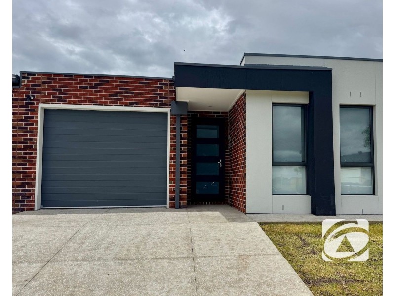 27 Wattle Crescent, Beaconsfield VIC 3807