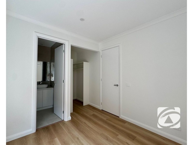 27 Wattle Crescent, Beaconsfield VIC 3807