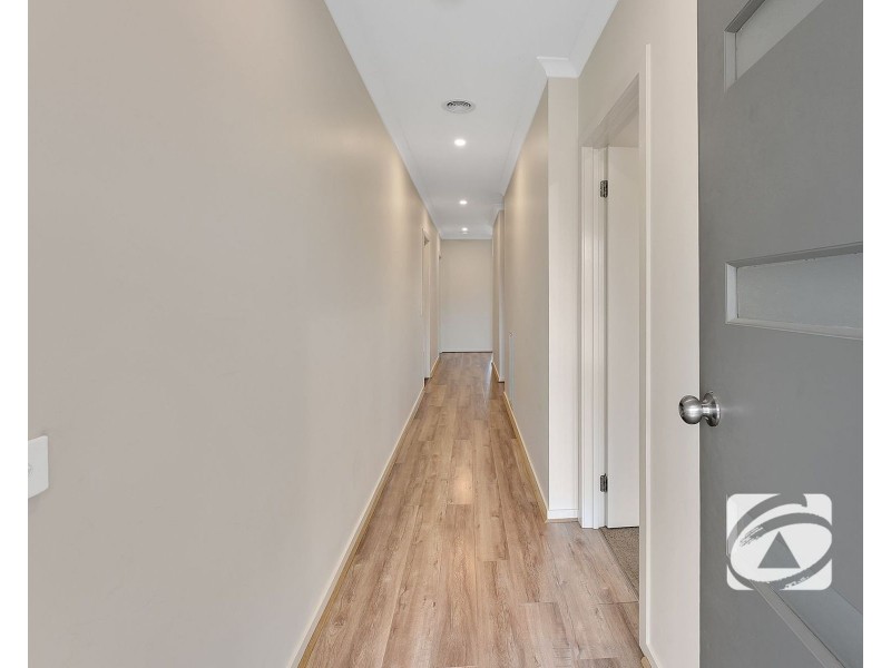 20 Pawell Street, Clyde North VIC 3978