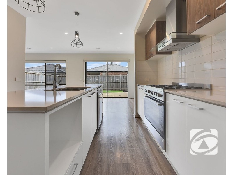 20 Pawell Street, Clyde North VIC 3978