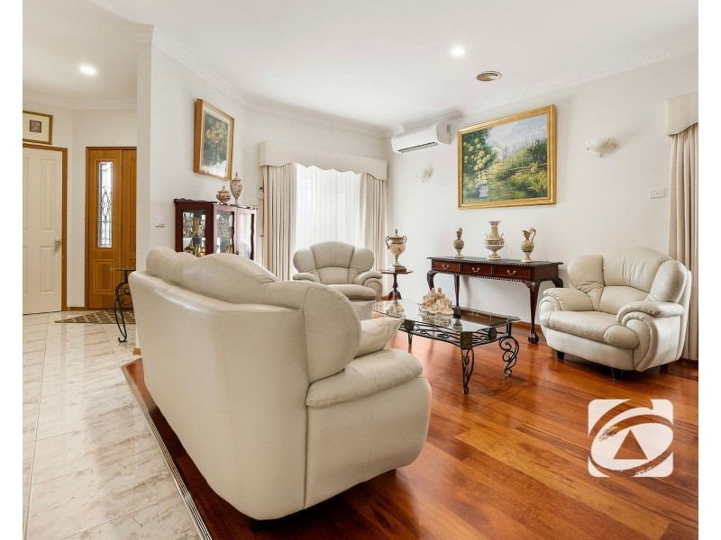 8 Oakleaf Place, Narre Warren South VIC 3805