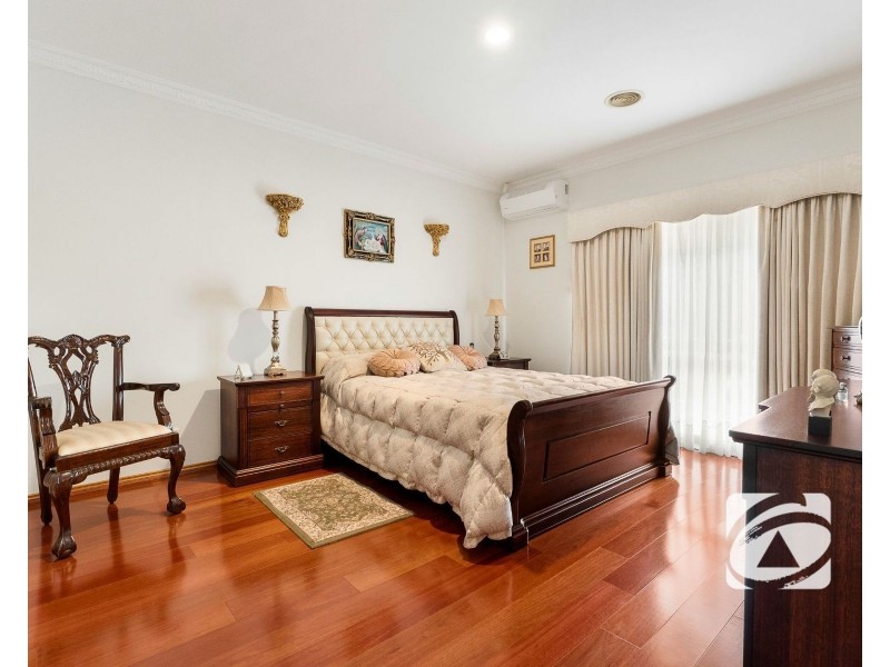 8 Oakleaf Place, Narre Warren South VIC 3805