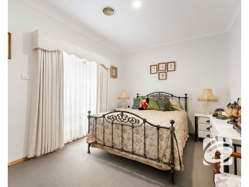 8 Oakleaf Place, Narre Warren South VIC 3805