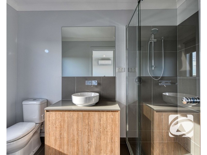 16 Borthwick Parade, Clyde North VIC 3978