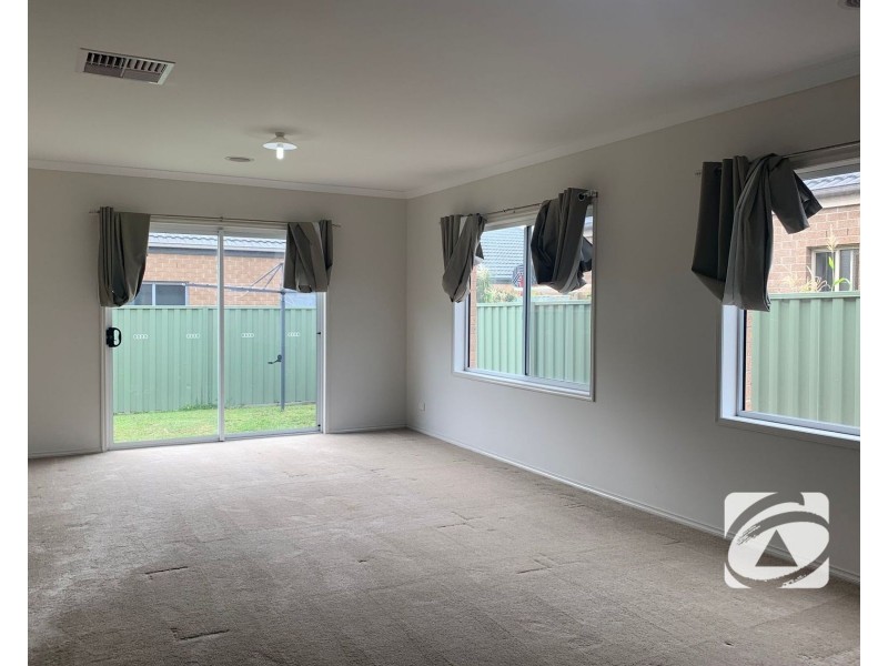3 Moore Mews, Pakenham VIC 3810