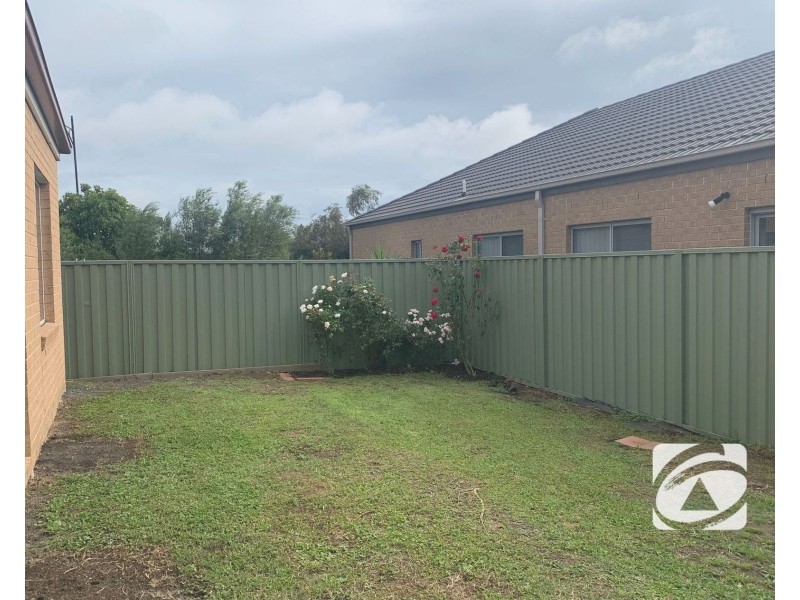 3 Moore Mews, Pakenham VIC 3810