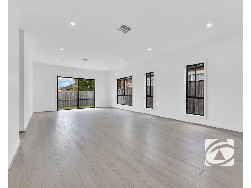 99 Athletic Circuit, Clyde VIC 3978