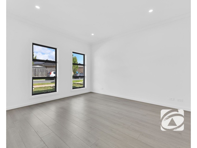 99 Athletic Circuit, Clyde VIC 3978