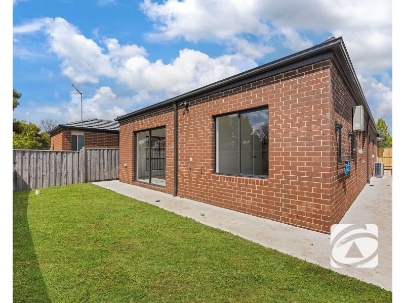 99 Athletic Circuit, Clyde VIC 3978