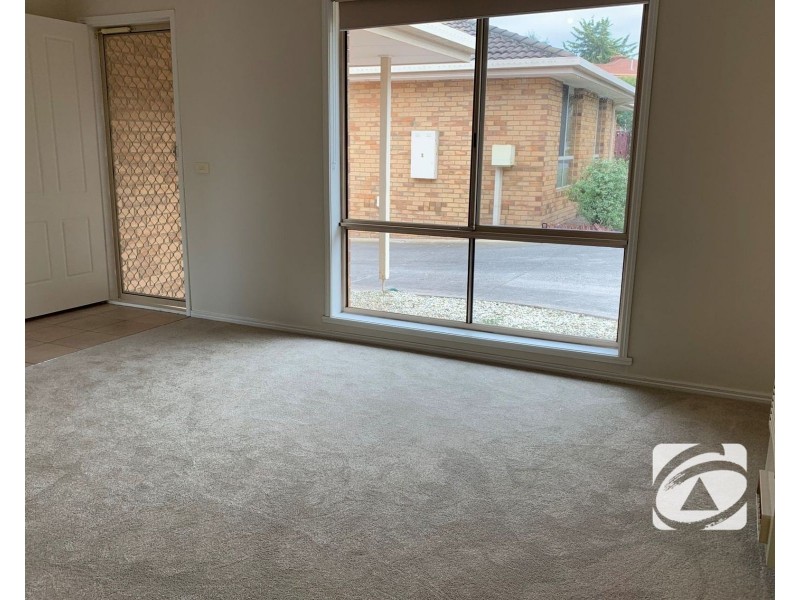 2/57 Ravensthorpe Crescent, Narre Warren VIC 3805