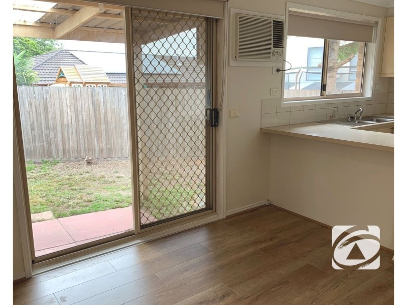 2/57 Ravensthorpe Crescent, Narre Warren VIC 3805