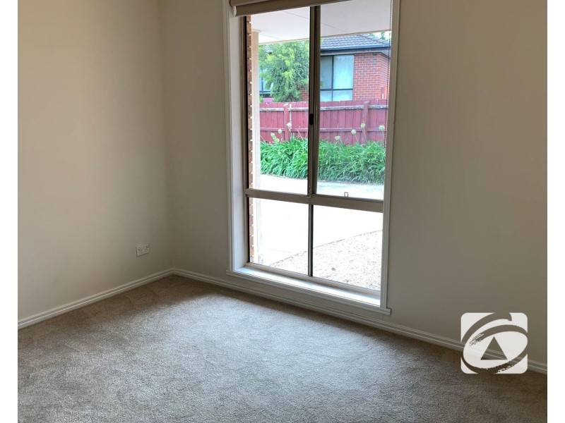 2/57 Ravensthorpe Crescent, Narre Warren VIC 3805