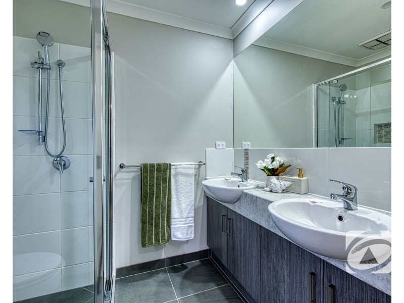 9 Basalt Drive, Clyde North VIC 3978