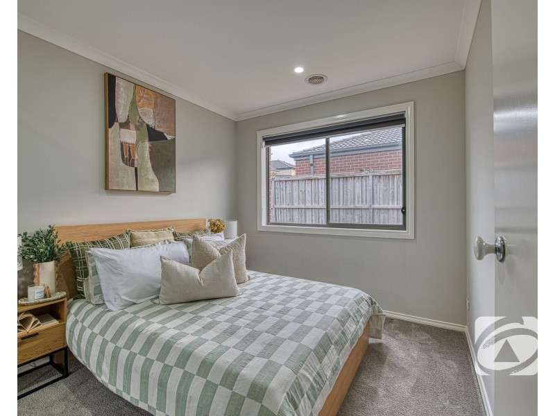 9 Basalt Drive, Clyde North VIC 3978