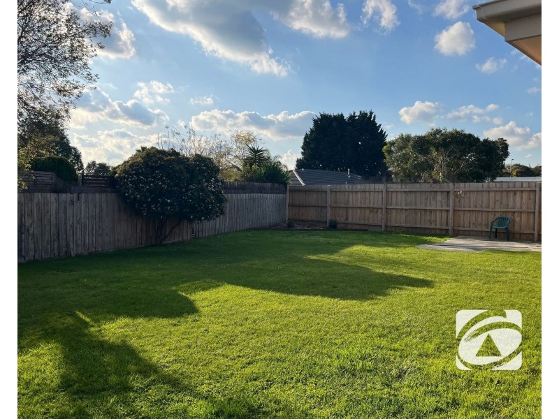 54 Pentland Drive, Narre Warren VIC 3805