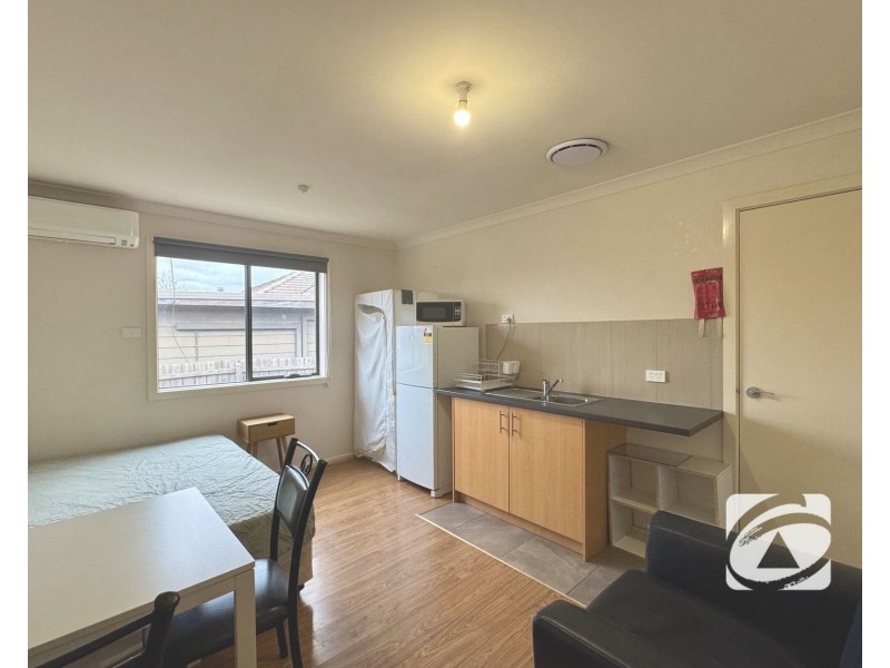 4/1413 Heatherton Road, Dandenong North VIC 3175