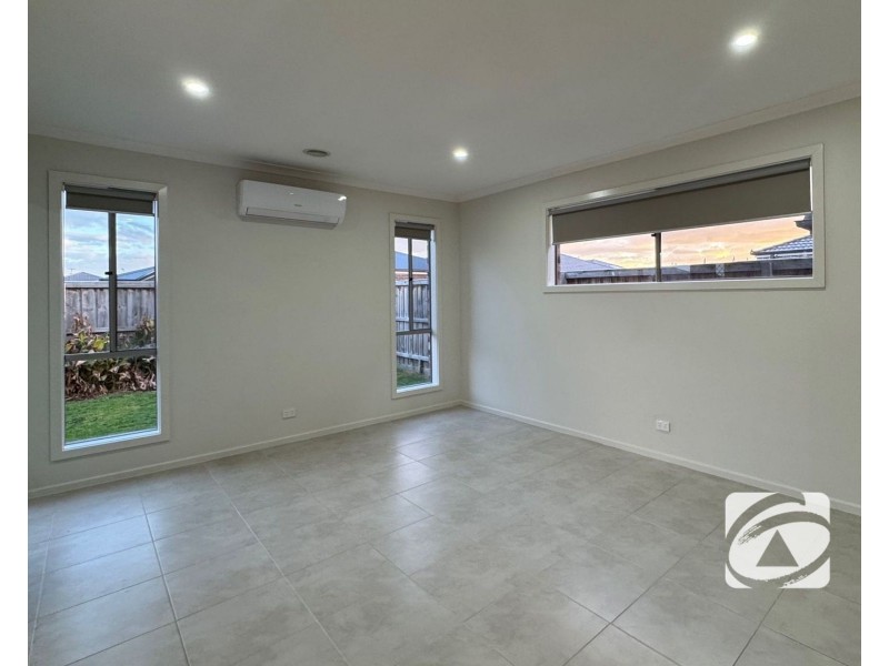 92 Dodson Road, Officer VIC 3809