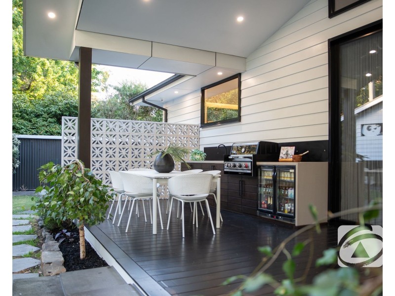 1 Andrew Court, Emerald VIC 3782