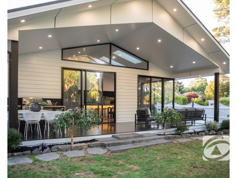 1 Andrew Court, Emerald VIC 3782